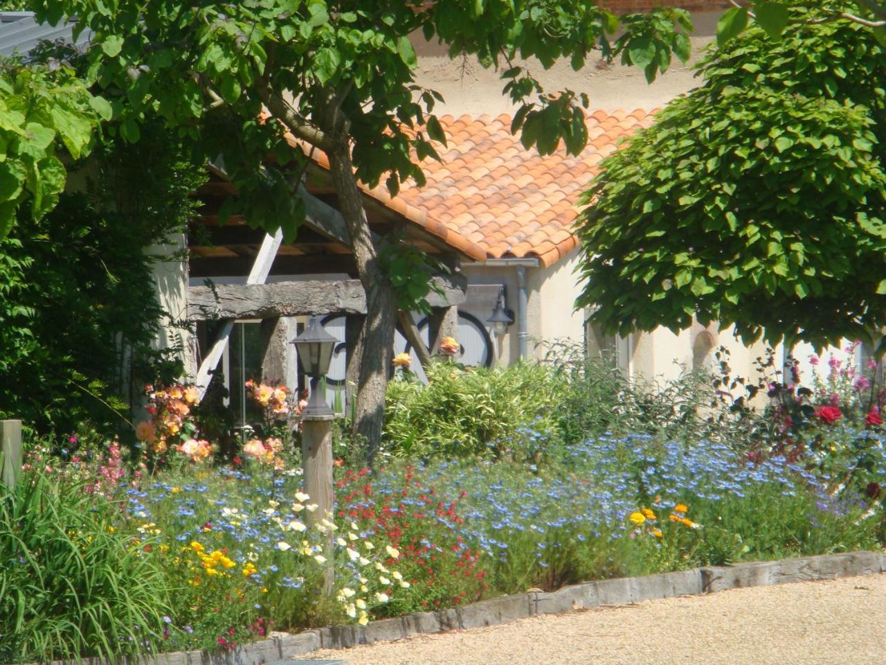 Chambres D'Hotes Au Gite De La Pommeraie Landeronde Экстерьер фото
